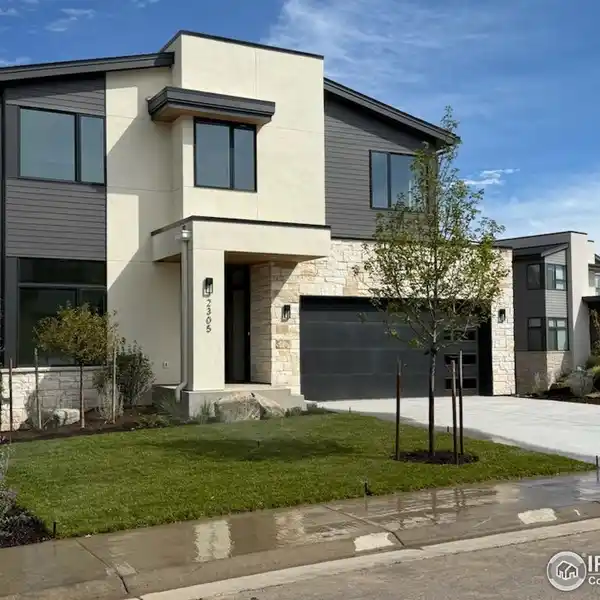 NEW CUSTOM MODERN HOME WITH MOUNTAIN VIEWS