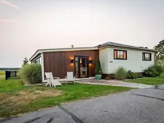 Stunning Mid-Century Modern Gem