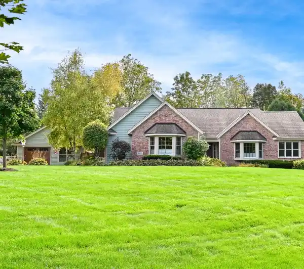EXCEPTIONAL CUSTOM-BUILT EXECUTIVE RANCH