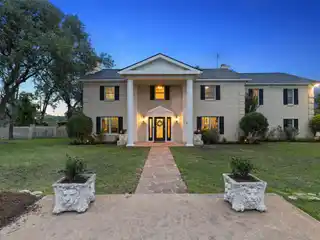 Luxury Living on 4 Private Acres