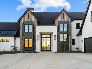 Turnkey Fully Custom Dream Property