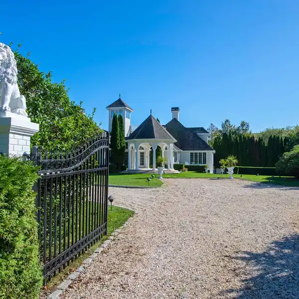 IMPECCABLE EUROPEAN STYLE VILLA FOR RENT