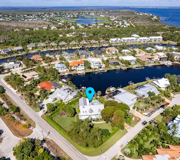 ONE-OF-A-KIND ESTATE ON SANIBEL ISLAND
