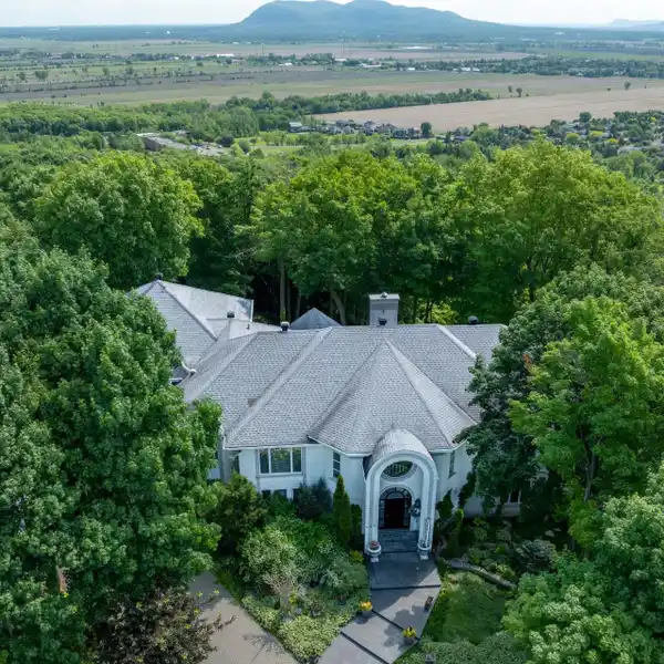 EXECUTIVE HOME BUILT AT THE HIGHEST POINT OF SOMMET-TRINITE