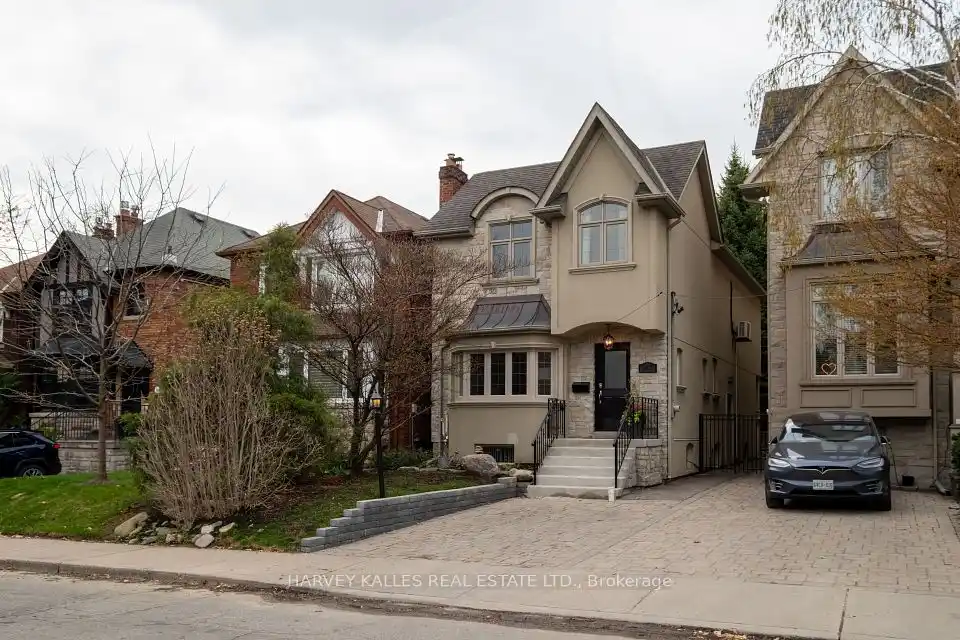 Beautiful Home in the Heart of Lawrence Park North