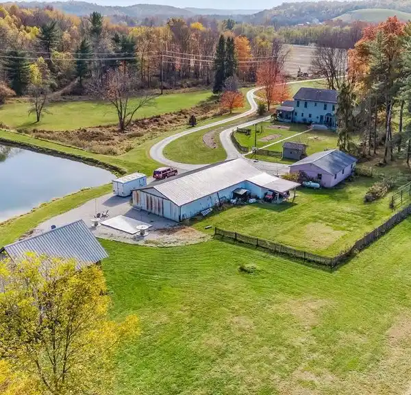 UNIQUE ESTATE OF NATURAL BEAUTY WITH PRIVATE POND AND BARN