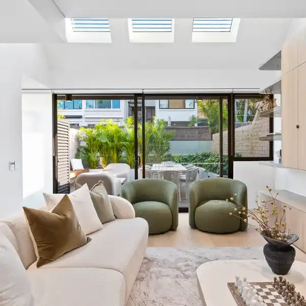 SOPHISTICATED BRAND NEW HOME