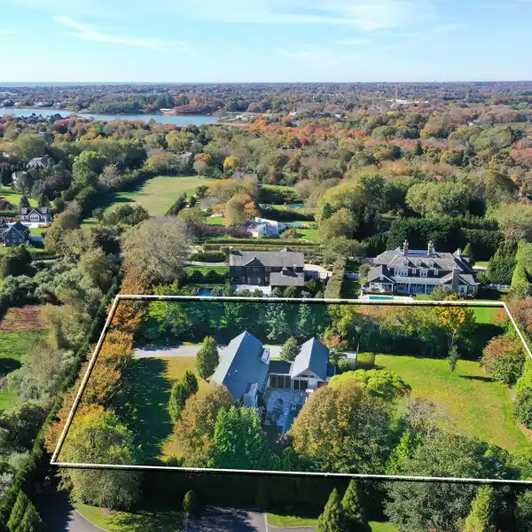 STRIKING MODERN BARN