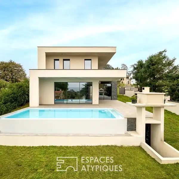 STUNNING CONTEMPORARY HOUSE IN TERNAY
