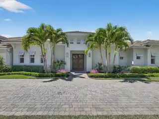 One-Story Modern Residence in Hobe Sound Golf Club