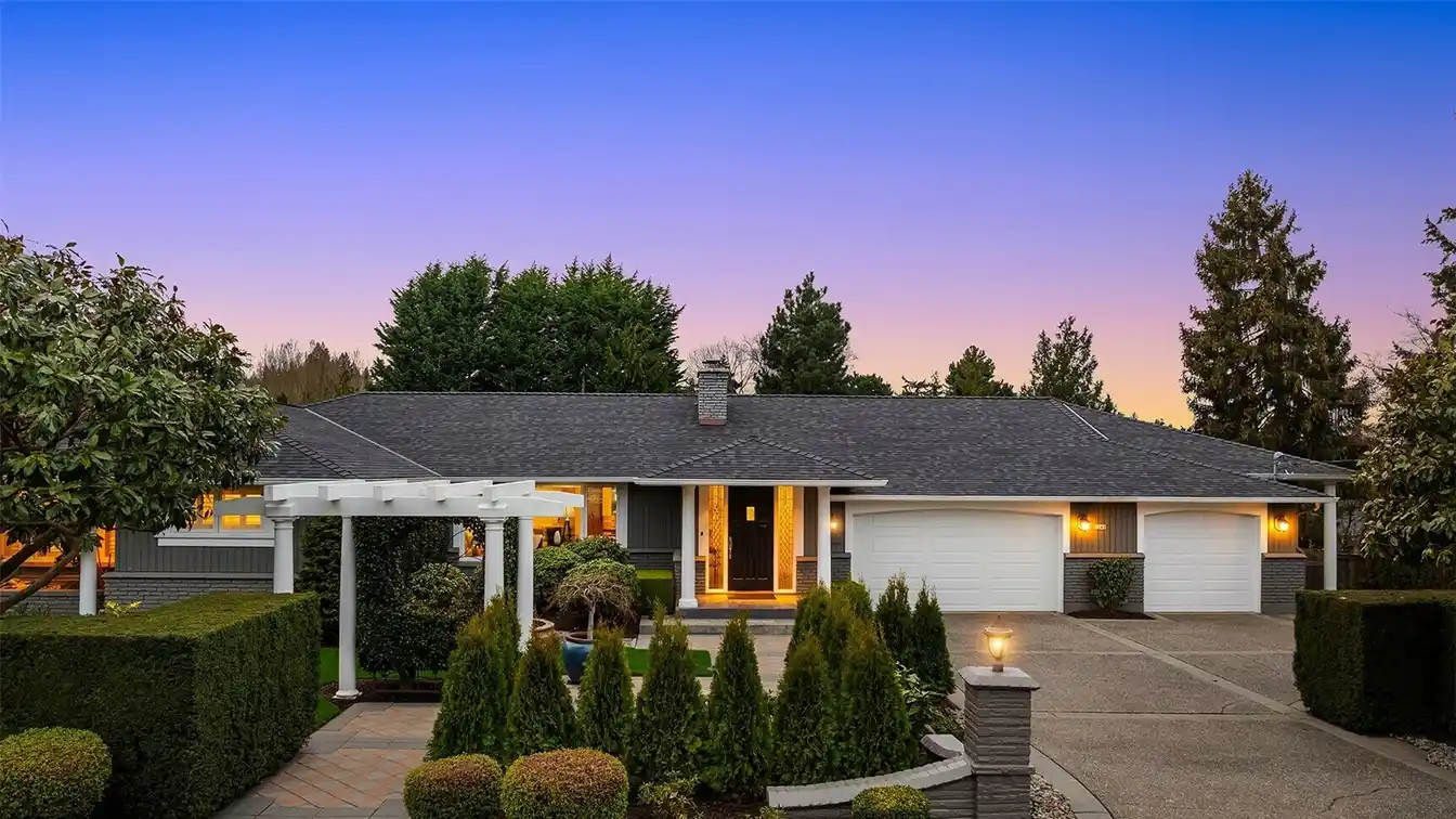 Iconic Mercer Island Classic