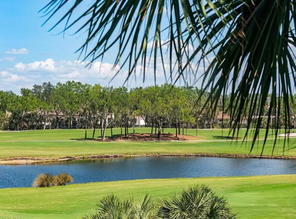 Top-floor End Unit with Golf Views