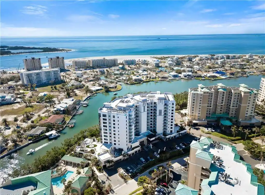 Stunning Condo in the New Grandview Tower
