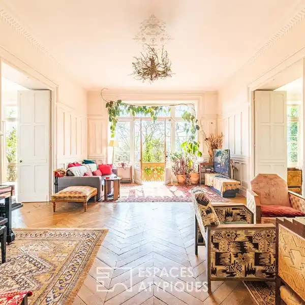 1850 EXCEPTIONAL PARISIAN CHALET