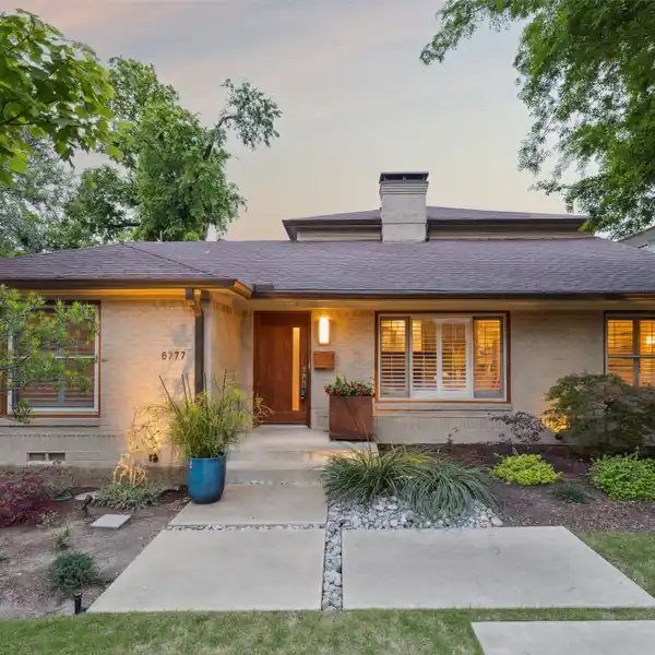 CHARMING CREEK-FRONT HOME