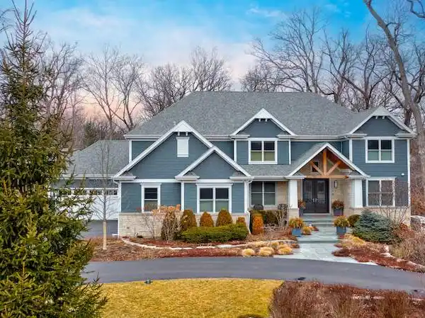 IMMACULATE CUSTOM HOME ON A SPECTACULAR CUL-DE-SAC