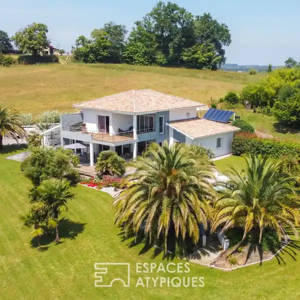 MAGNIFICENT ARCHITECT-DESIGNED VILLA ON THE HEIGHTS OF POYARTIN