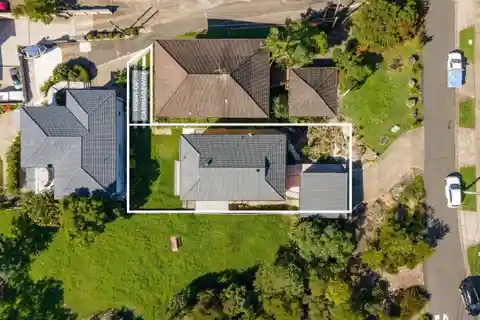 Blue Ribbon Real Estate in an Exclusive Enclave