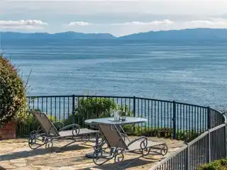 Truly Rare Bluff-Top Home in Lunada Point
