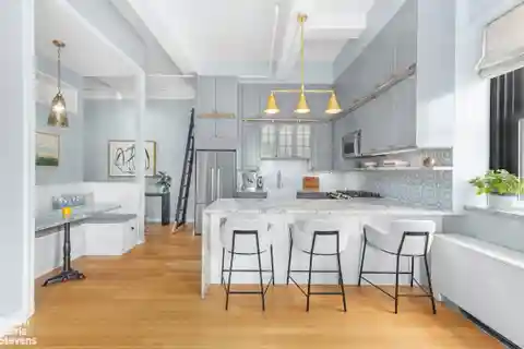 Elegant Loft Living Near Downtown Brooklyn Hotspots