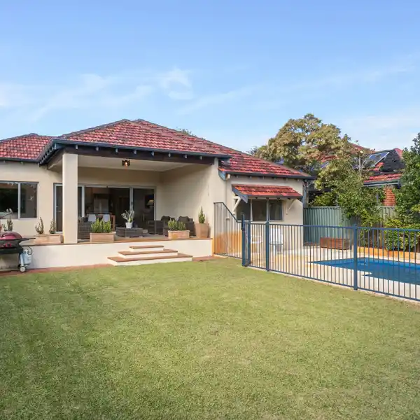 BEAUTIFULLY MAINTAINED SINGLE-LEVEL RESIDENCE