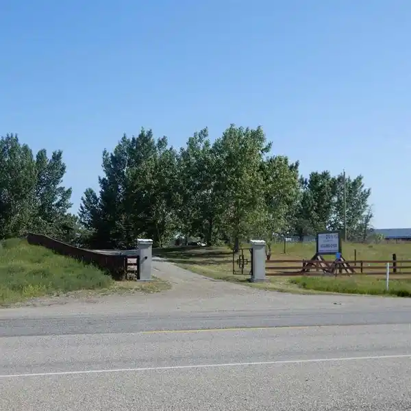 CUSTOM HOME WITH ENDLESS POSSIBILITIES