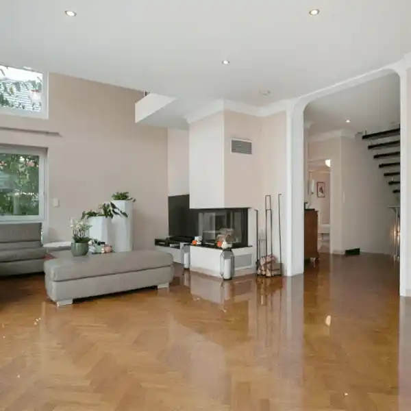 IMPRESSIVE HOME BLENDING STYLE AND COMFORT