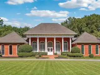 Expansive Brick Estate Potential in an Unbeatable Location