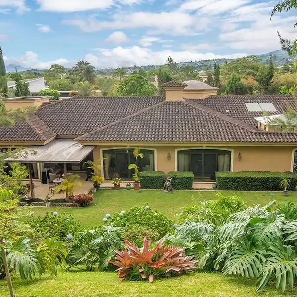 SINGLE-LEVEL MOUNTAINVIEW AT MONTERAN