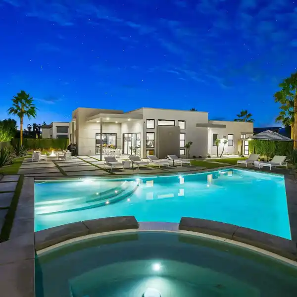 ELEGANT MODERN HOME IN GATED ESCENA