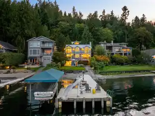 Extraordinary Lakefront Lifestyle