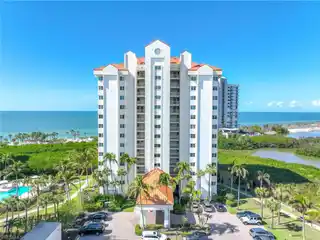 Exquisitely Renovated Condo in Westshore at Naples Cay