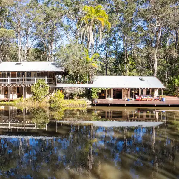 ICONIC ACREAGE ESTATE