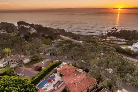 Spectacular Estate with an Unparalleled Panorama