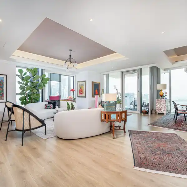 STATE OF THE ART LUXURY APARTMENT