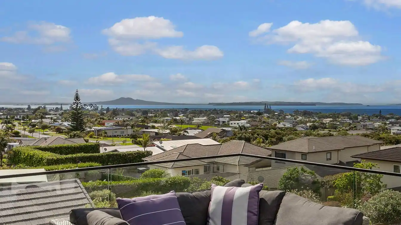 Fantastic Home with Panoramic Sea Views