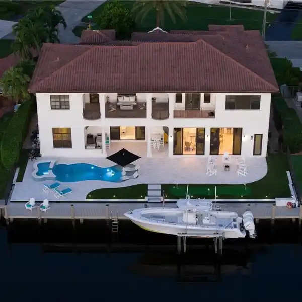 RECENTLY RE-IMAGINED DEEPWATER ESTATE