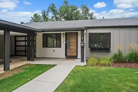 Mid-Century Elegance Meets Modern Comfort