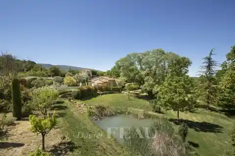 Peaceful Luberon Retreat with Orchards & Pools