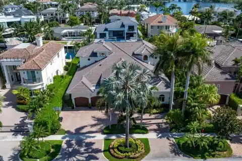 Deepwater Estate in the Desirable Lake Rogers Community