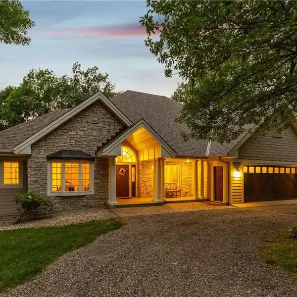 CUSTOM LAKE HOME WITH 270’ SHORELINE