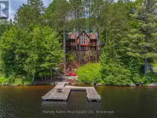 Stunning Lakeside Lodge