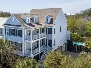 Charleston Single That Lives Large