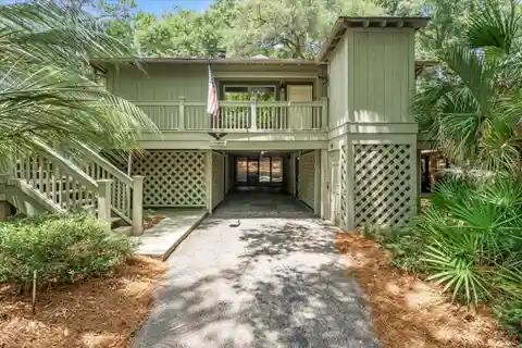 Beautifully Renovated Cottage in Serene Sparrow Pond