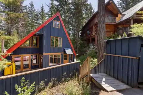 Enchanting Emerald Estates Home with Secret Passage