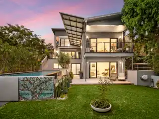 Contemporary Style Stunning Family Residence
