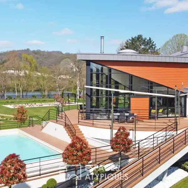 UNIQUE DESIGNER HOME IN IMPRESSIONIST LANDSCAPE