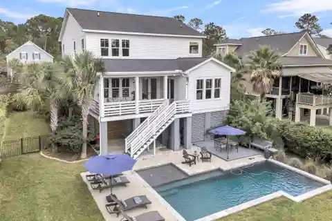 Warm Luxurious Living