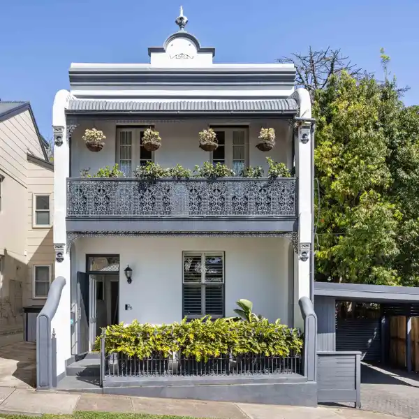 METICULOUSLY TRANSFORMED VICTORIAN TERRACE