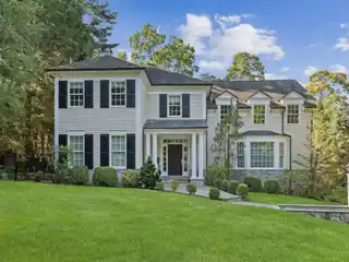 Young Colonial in the Heart of Fox Meadow